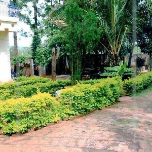 Woodside Resort And Cafe